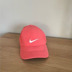 Nike golf hat
